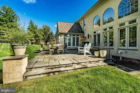 Exterior - 1048 Whitegate Rd, Wayne, PA 19087 photo 4 of 5