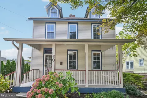 20 W Waverly Rd, Glenside, PA 19038