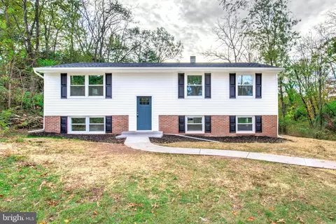 17 Lightcap Rd, Pottstown, PA 19464