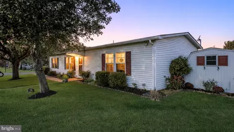 10 Bentwood Ct W, Harleysville, PA 19438