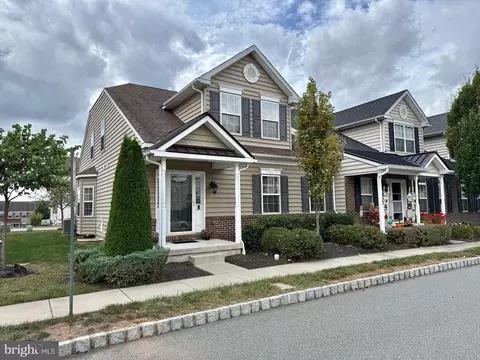 2112 Glenhaven Way, Pennsburg, PA 18073