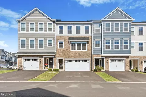 49 Copper Ct, Royersford, PA 19468