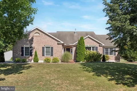 75 Gristmill Ln, Royersford, PA 19468