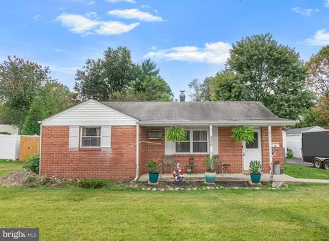 826 Clover Ln, Plymouth Meeting, PA 19462