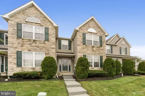 890 Doe Ct, Royersford, PA 19468