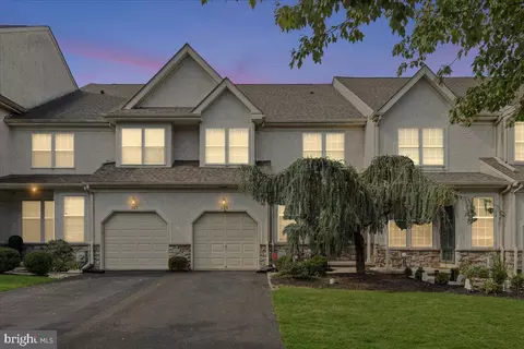 229 Brookdale Ct, Dresher, PA 19025