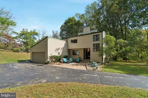 857 Hamilton Dr, Lafayette Hill, PA 19444
