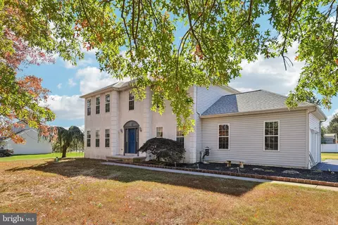 104 Berkshire Ln, Royersford, PA 19468