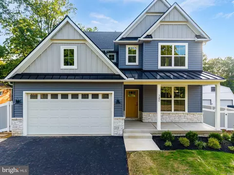 740 Woodbrook Ln, Plymouth Meeting, PA 19462