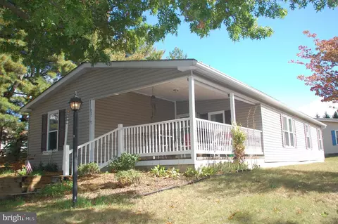 447 Manor House Ln, Souderton, PA 18964