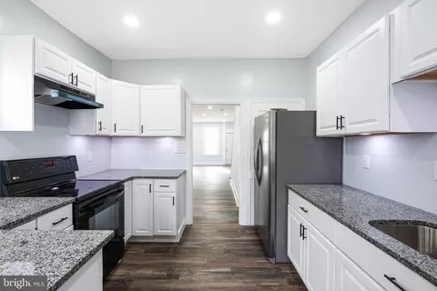725 W Lafayette St, Norristown, PA 19401
