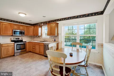Kitchen - 16 Augusta Dr, Pottstown, PA 19464 photo 4 of 4