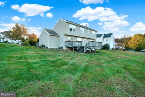 Exterior - 16 Augusta Dr, Pottstown, PA 19464 photo 3 of 4