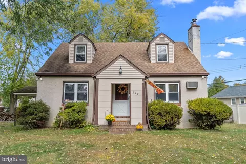 210 Castello Ave, Hatboro, PA 19040