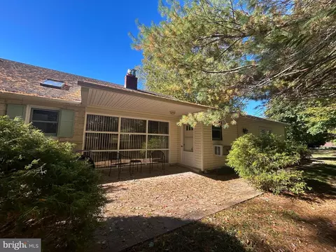 1104 Cromwell Rd, Glenside, PA 19038