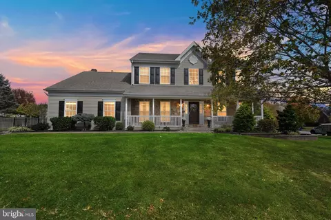 860 Sagebrush Ln, Collegeville, PA 19426