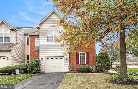 399 Hamilton Dr, Harleysville, PA 19438