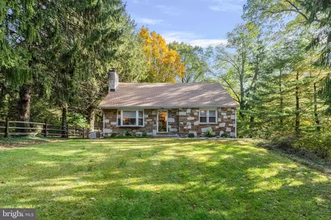 2455 Byberry Rd, Hatboro, PA 19040