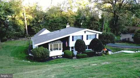 141 Greenwood Dr, Willow Grove, PA 19090