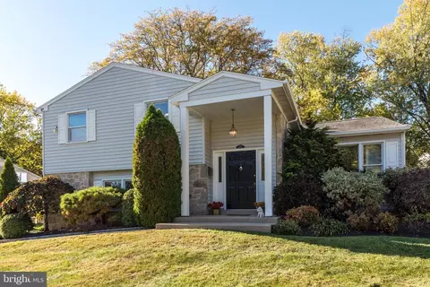 1212 Duncan Dr, Dresher, PA 19025
