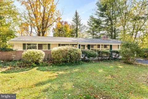 6326 Farmar Ln, Flourtown, PA 19031