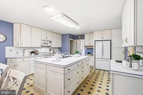 305 Gulph Hills Rd, Wayne, PA 19087 photo 11