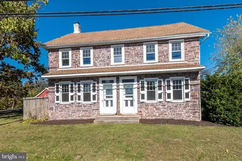 1100 Cressman Rd, Schwenksville, PA 19473