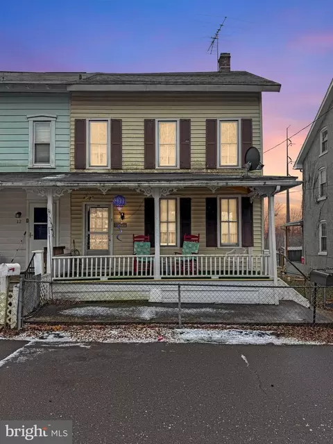 10 Mill Ln, Linfield, PA 19468