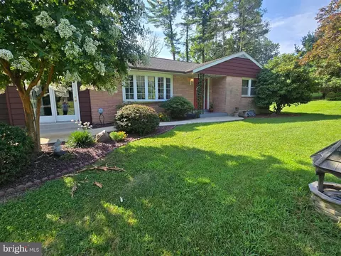 1912 N Charlotte St, Pottstown, PA 19464