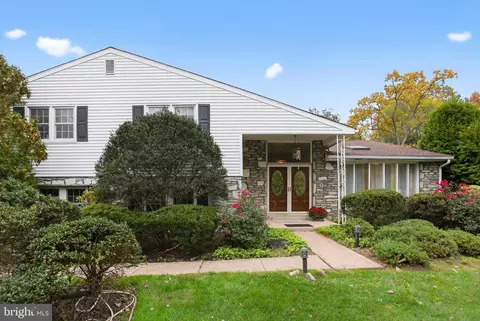 3660 Spring Run Rd, Huntingdon Valley, PA 19006