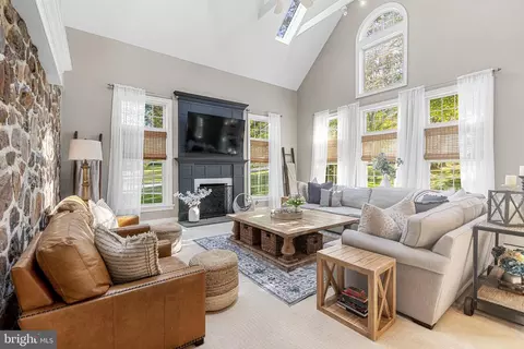 Living - 1141 Lafayette Rd, Wayne, PA 19087 photo 1 of 3