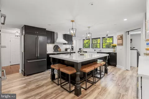 Kitchen - 1141 Lafayette Rd, Wayne, PA 19087 photo 2 of 4