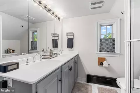 Bath - 1141 Lafayette Rd, Wayne, PA 19087 photo 6 of 7