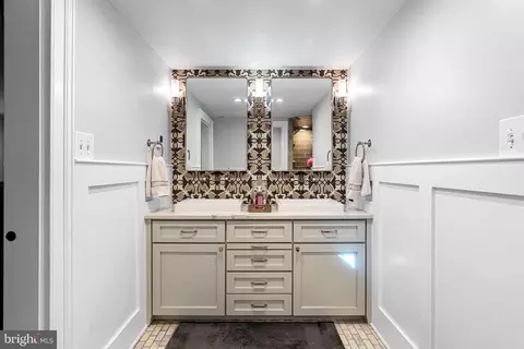 Bath - 1141 Lafayette Rd, Wayne, PA 19087 photo 3 of 7