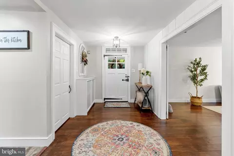 Entry Way - 1141 Lafayette Rd, Wayne, PA 19087 photo 1 of 4