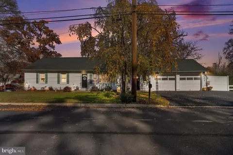 501 Walnut St, Green Lane, PA 18054