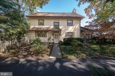 124 Grandview Rd, Ardmore, PA 19003