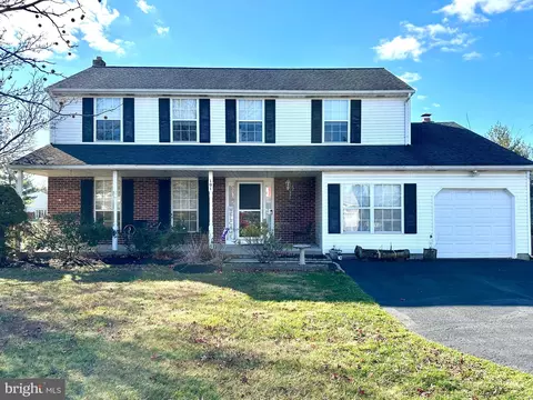101 Pioneer Dr, Lansdale, PA 19446