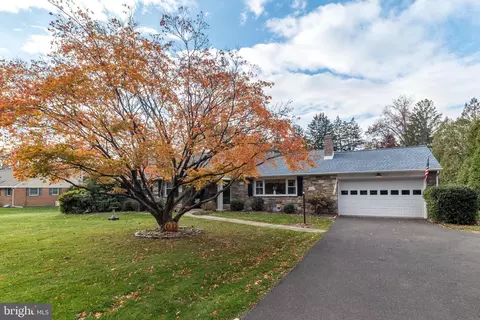326 Chestnut Ln, Ambler, PA 19002