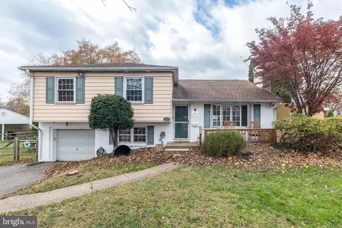 2017 Spring Mill Rd, Conshohocken, PA 19428