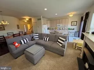 Entry Way - 12 Dunkirk Ct, Eagleville, PA 19403 photo 6 of 19