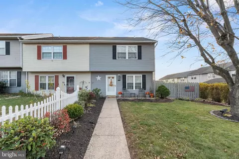 548 Blaker Dr, East Greenville, PA 18041