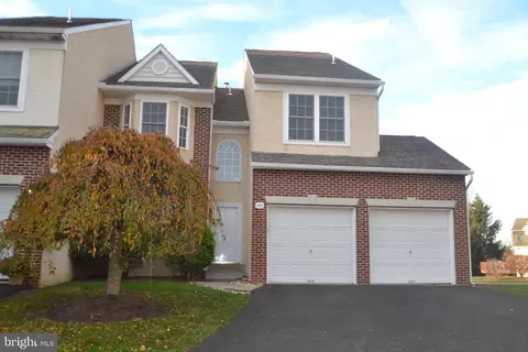 105 Bolton Ct #156, Ambler, PA 19002