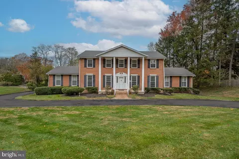 1215 Club House Rd, Gladwyne, PA 19035