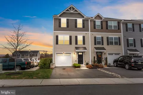 23 Foxwood Dr, Gilbertsville, PA 19525