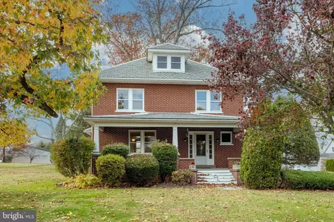 323 Broad St, Harleysville, PA 19438