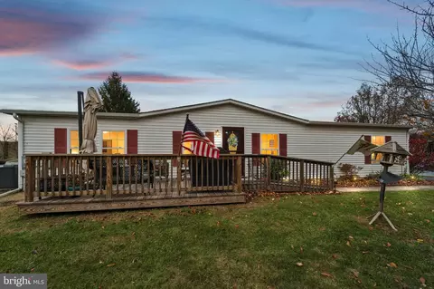 19 Wildbriar Ct, Harleysville, PA 19438