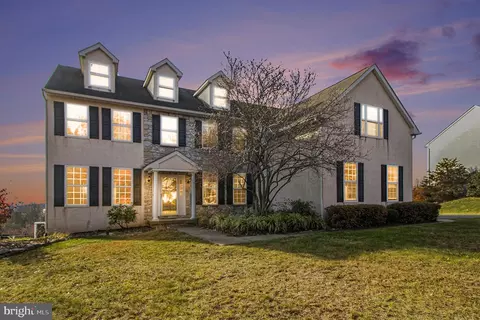 208 Keely Ln, Schwenksville, PA 19473