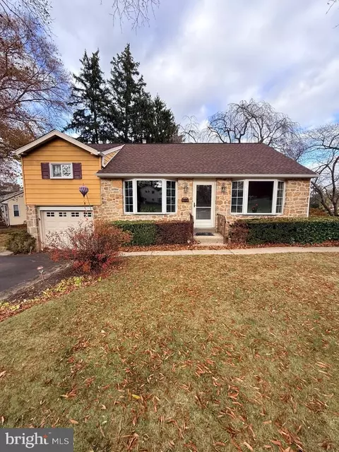 25 Northview Dr, Glenside, PA 19038