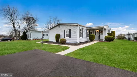 731 Dogwood Dr, North Wales, PA 19454